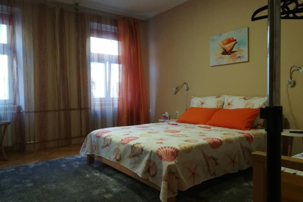 Karlovacka Zvijezda Apartment Bagian luar foto